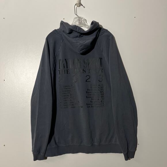 TAYLOR SWIFT THE ERAS TOUR 2023 Gray Pull Over Sweater Over Sized Womans Larrge - Picture 4 of 8